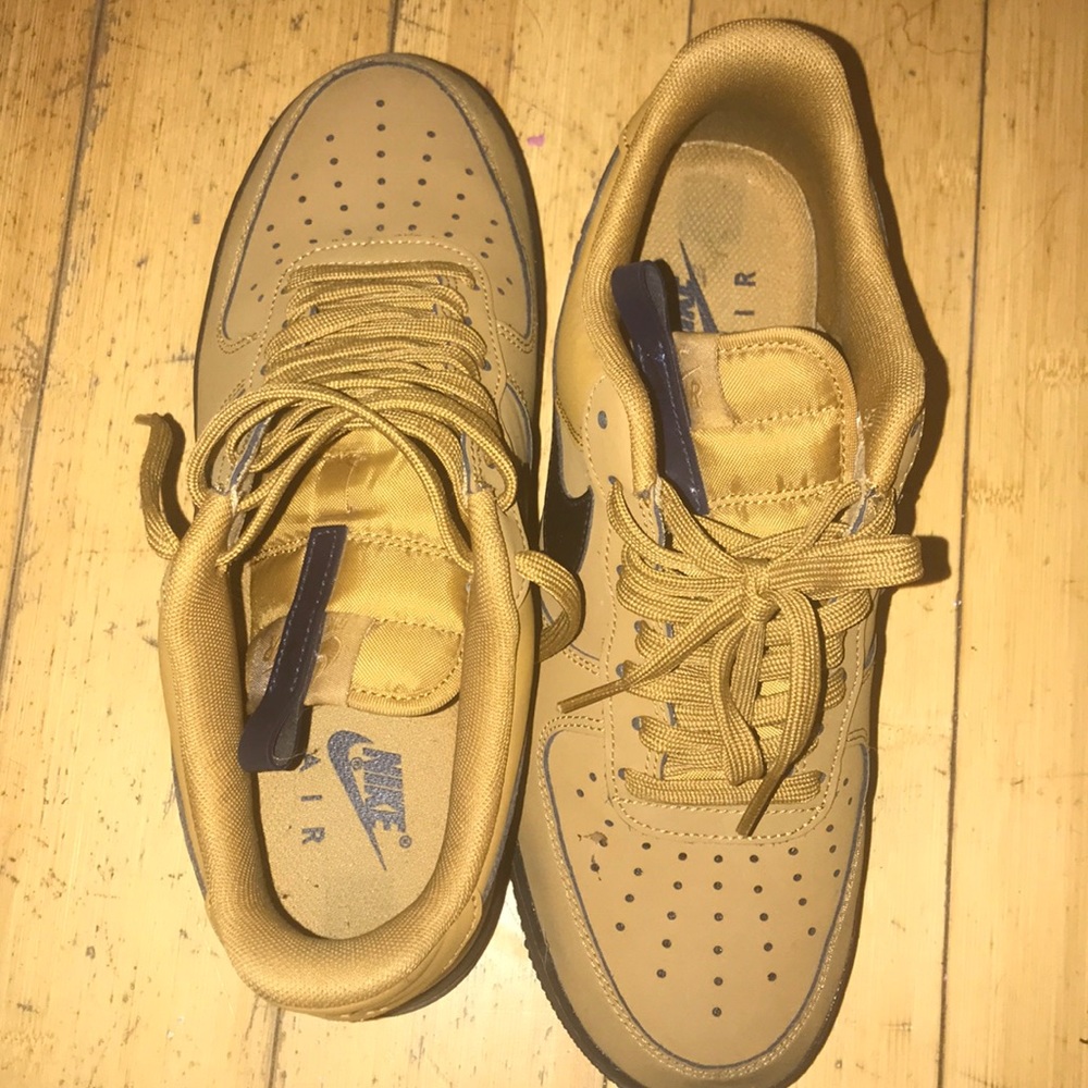 Air force 1’s Wheat Black Size 8 (Men’s)